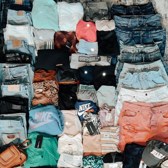 MEGA BUNDLE WOMENS BUNDLE LOT! 5 lb Reseller Mystery Box NWT/ Nwot/Preowned! - Picture 3 of 14